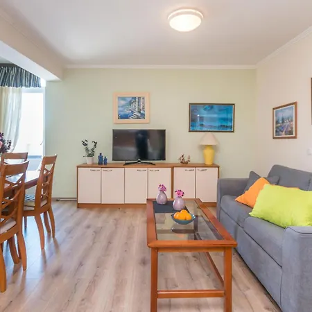 Apartment Cozy In With House Sea View Turanj
