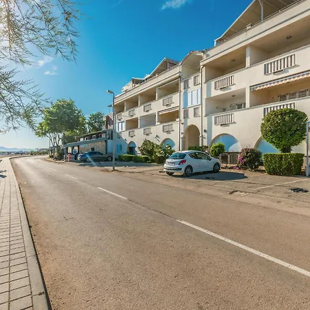 Cozy In With House Sea View Apartment Turanj